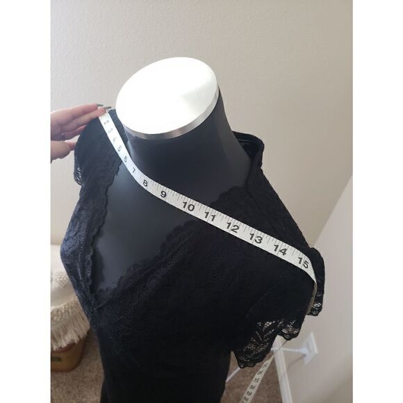 Candalite Lace Dress  - Picture 11 of 13